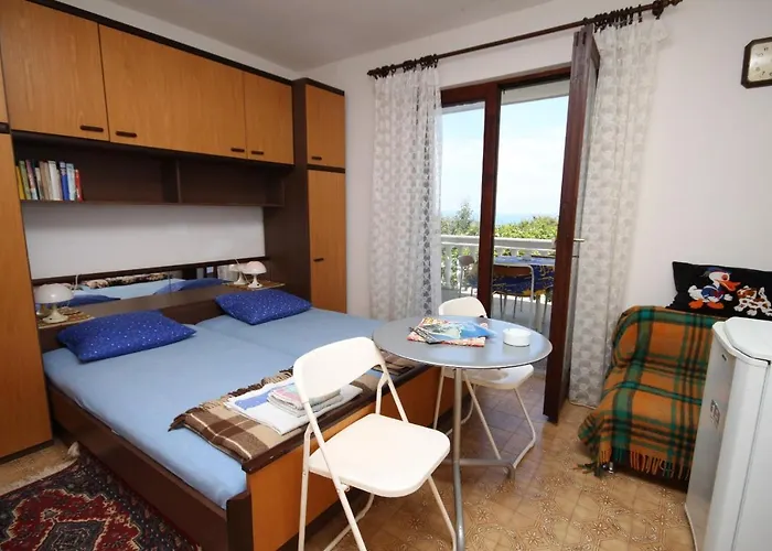 Apartments And Rooms By The Sea Povljana, Pag - 6476 Gostinjska kuća