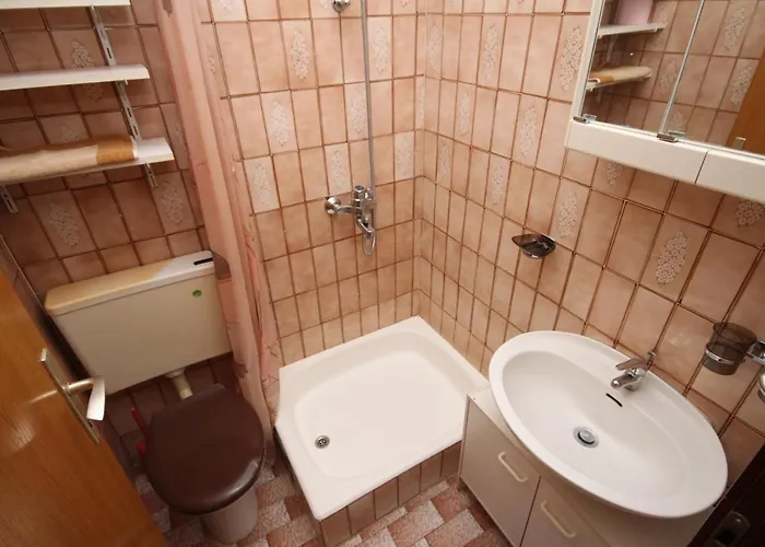 Apartments And Rooms By The Sea Povljana, Pag - 6476 Povljana