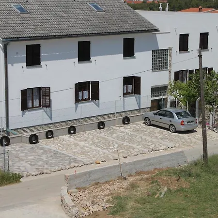 And By The Sea Povljana, Pag - 6476 Гостевой дом