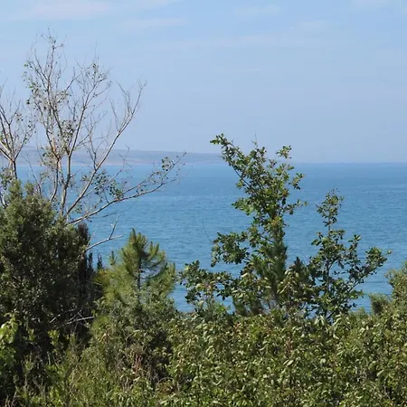 Гостевой дом And By The Sea Povljana, Pag - 6476 Повляна