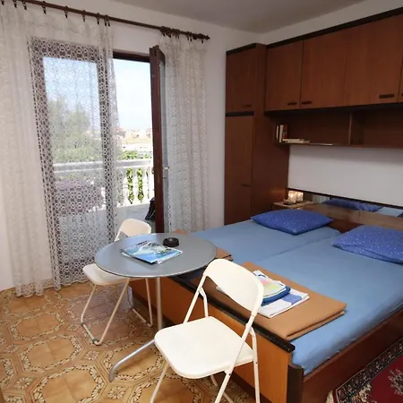 And By The Sea Povljana, Pag - 6476 Гостевой дом