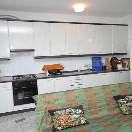 Гостевой дом And By The Sea Povljana, Pag - 6476 Повляна
