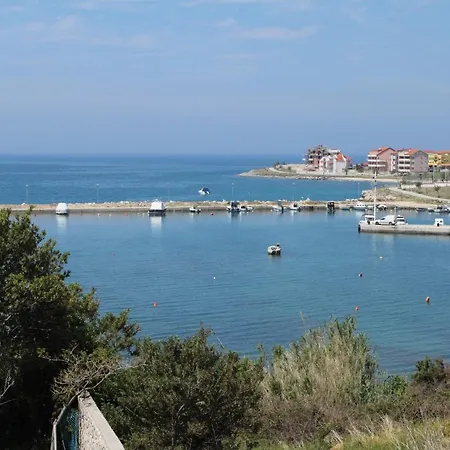 Гостевой дом And By The Sea Povljana, Pag - 6476 Повляна