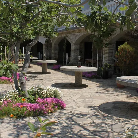 And By The Sea Povljana, Pag - 6476 Гостевой дом 3*