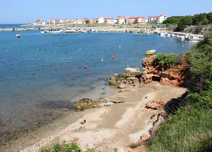 And By The Sea Povljana, Pag - 6476 Гостевой дом